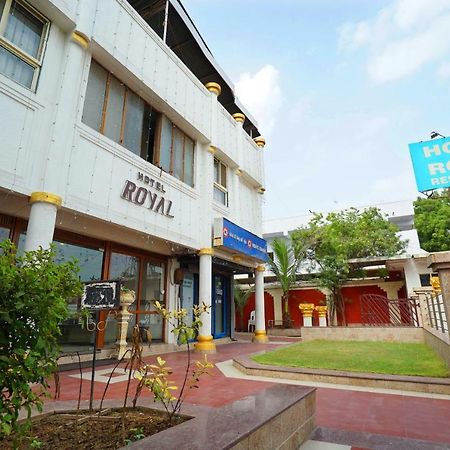 Hotel Royal أحمد أباد المظهر الخارجي الصورة